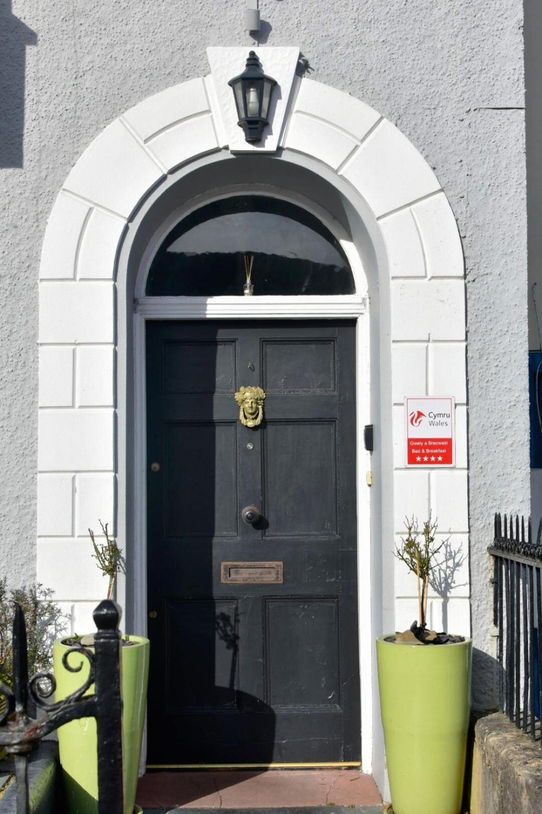 Eaton House Hotell Pembroke Eksteriør bilde
