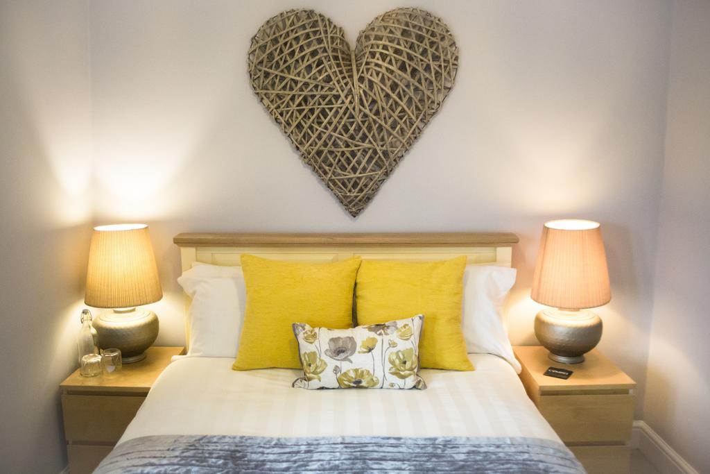 Eaton House Hotell Pembroke Eksteriør bilde