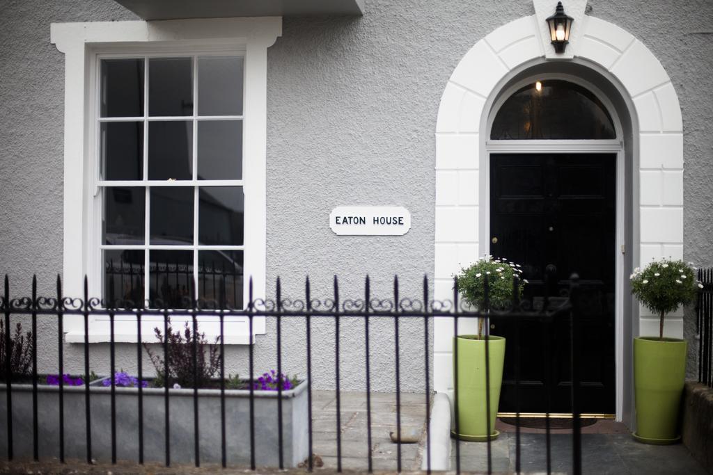 Eaton House Hotell Pembroke Eksteriør bilde