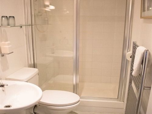 Eaton House Hotell Pembroke Eksteriør bilde
